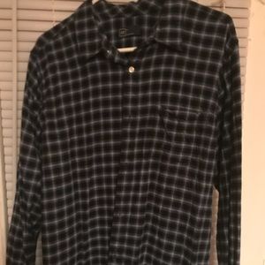 GAP Men’s Long Sleeve Collared Flannel Shirt